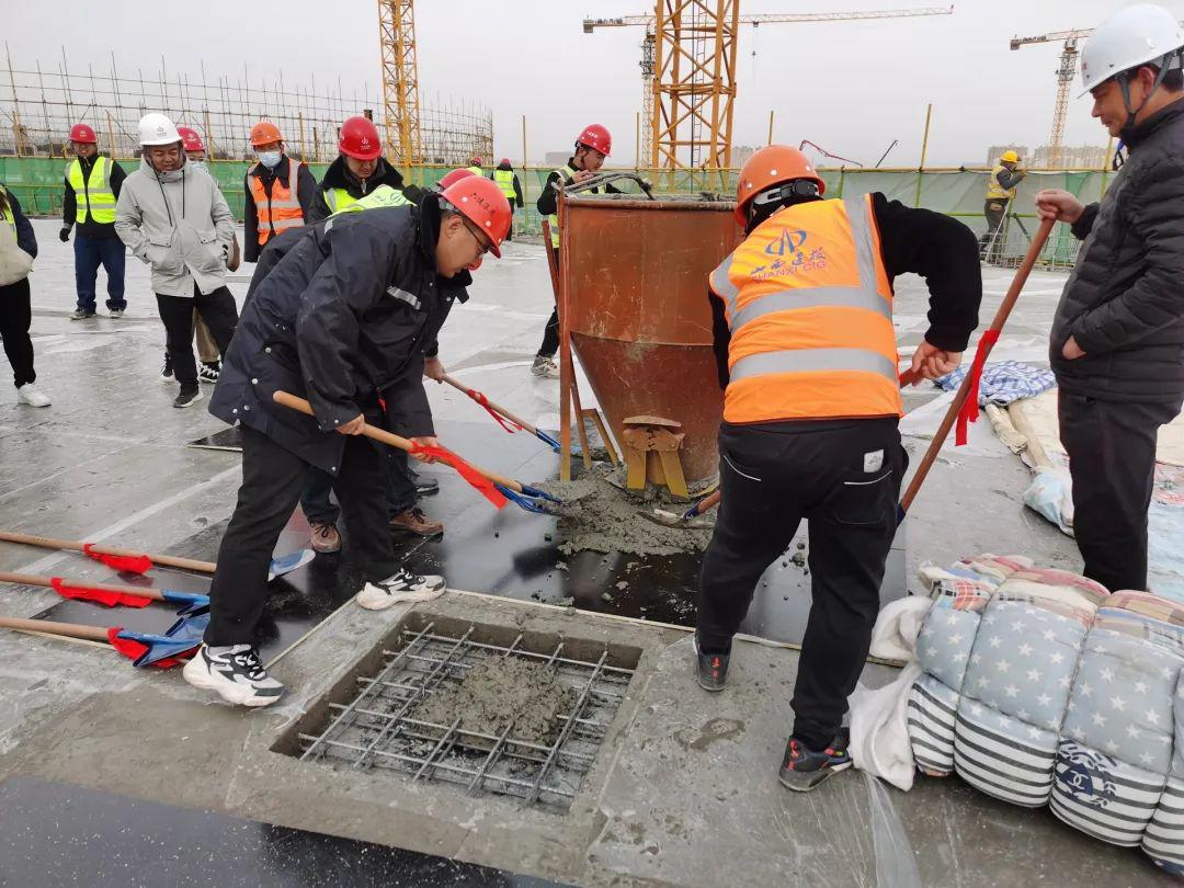 匠心倾注 喜封金顶——山西建投六建集团承建的山阴县场馆龙8项目文化馆主体结构封顶