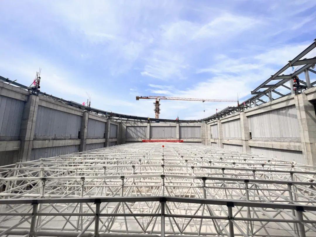 山西建投六建集团承建的山阴县场馆龙8项目会展中心网架提升圆满完成