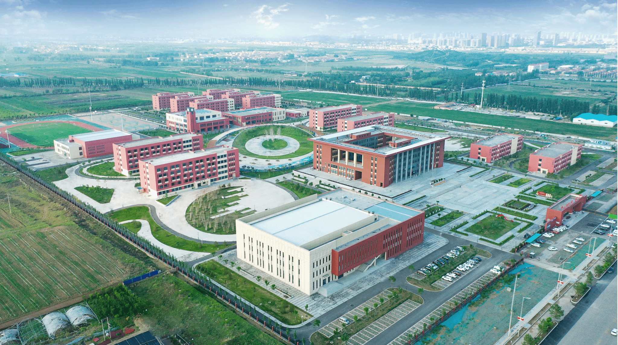 山西建投总承包公司承建的朔州市一中新校区龙8项目荣获国家优质工程奖